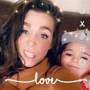 Meet your Posher, Danielle